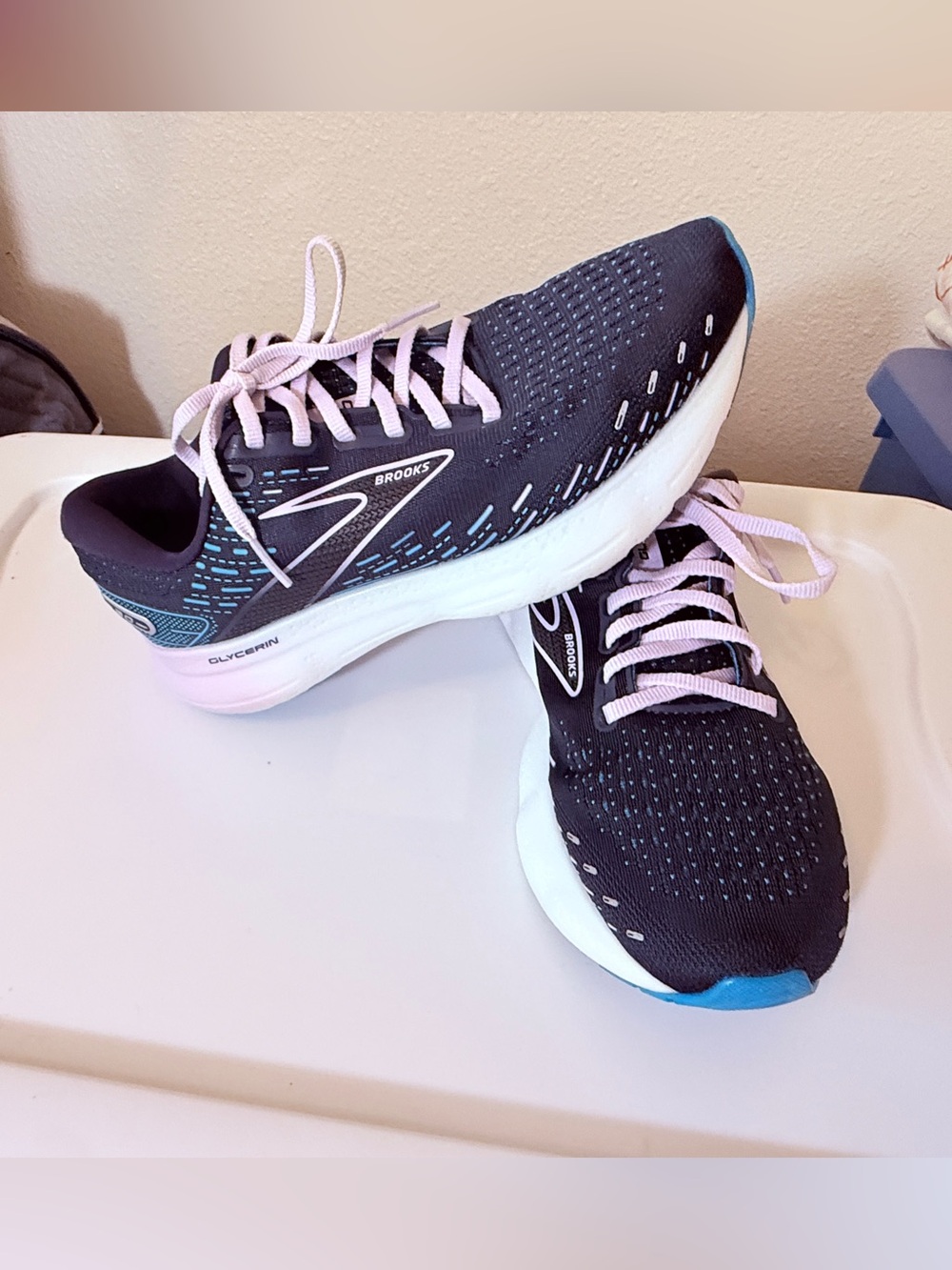 Brooks Women's Navy Running Sneakers with Pink Laces
